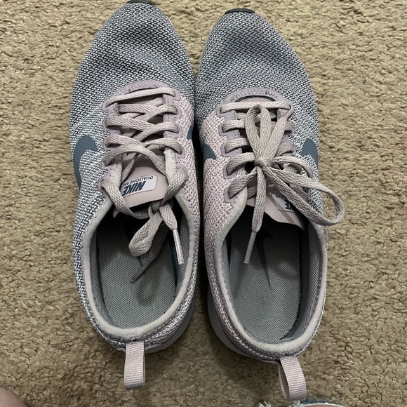 Nike Shoes - Nike sneakers